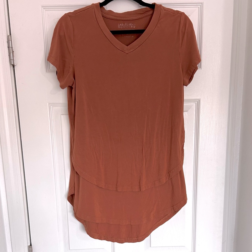 Latched Mama Nursing Tee - Women’s Medium, Camel Color